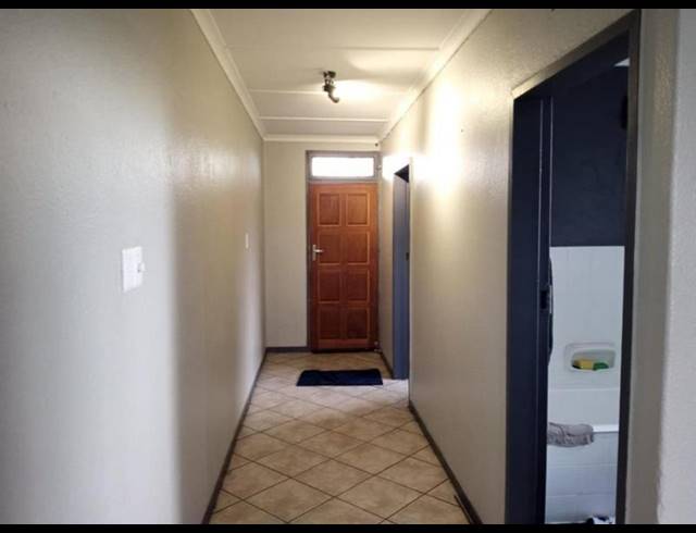 1 BEDROOM APARTMENT FOR SALE IN GERMISTON SOUTH